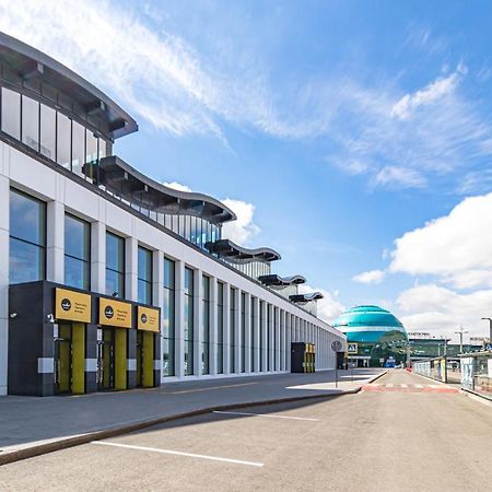 Caps Lock Airport Hotel Akmola Esterno foto